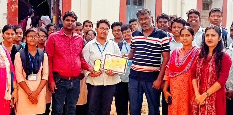 ଓଡ଼ିଆ ବକ୍ତୃତା ପ୍ରତିଯୋଗିତାରେ ଗୌରବ ଶ୍ରେଷ୍ଠ || ବଖାଣିଲେ ସ୍ୱଳ୍ପ ସଂଚୟର ଗୁରୁତ୍ୱ